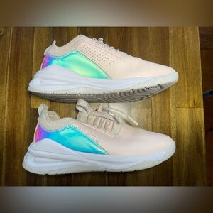 Clove pink nursing shoes